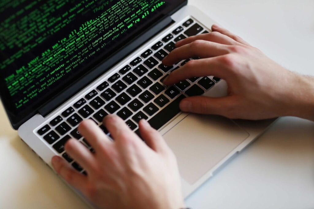 Vantagens em contratar “Hackers como serviço” | Resh Cyber Defense